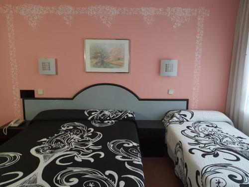 Habitación Triple del hotel Arha Santander. Foto 6