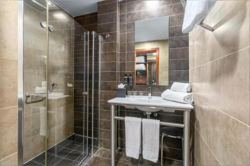 Habitación Triple del hotel Exe Doña Carlota. Foto 5