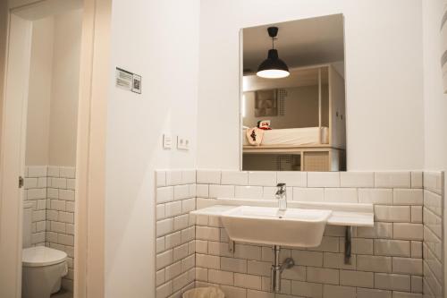 Habitación con literas del hotel Room00 Salvador. Foto 3