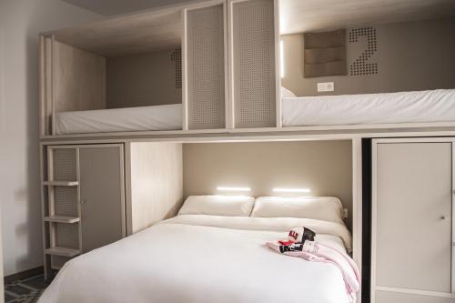 Habitación familiar Lujo Cama Litera Vista ciudad Con Vistas 2 Camas individuales del hotel Room00 Salvador. Foto 2