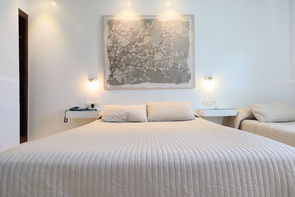 Habitación Confort con 2 camas individuales, no fumadores del hotel Oasis Cordoba. Foto 8