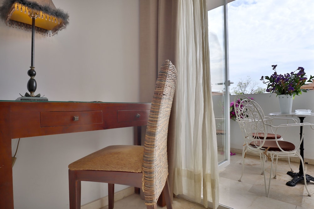Habitación doble, balcón del hotel Oasis Cordoba. Foto 1
