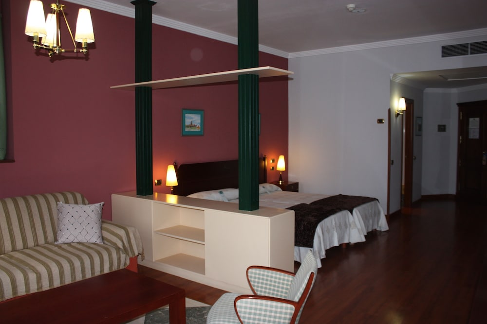 Doble con cama extra del hotel Puerto De Las Nieves. Foto 2