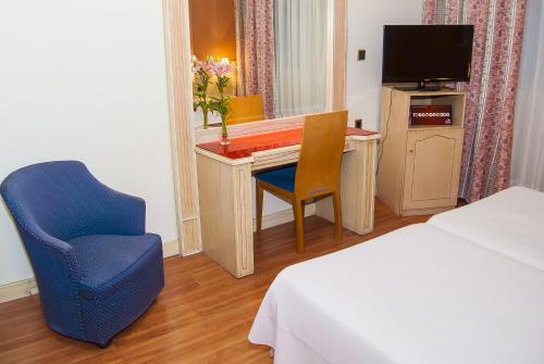 Habitación Triple del hotel Ana María. Foto 1