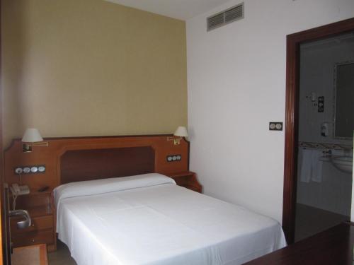 Habitación Individual del hotel Don Juan. Foto 3
