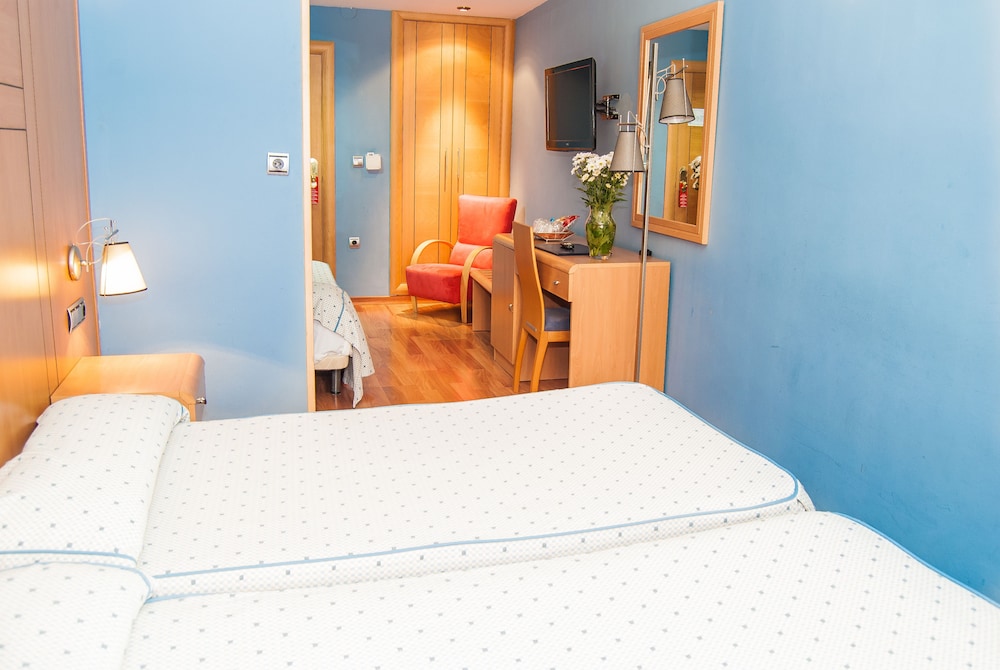 Habitación doble (con supletoria) del hotel Reino De Granada