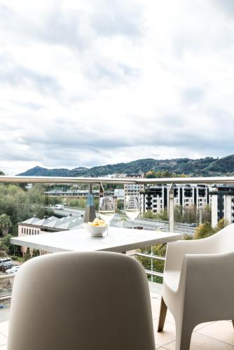 Habitación Doble Superior con terraza - 1 o 2 camas del hotel Antik San Sebastián. Foto 13