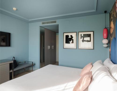 Habitación Doble con aparcamiento gratuito - 1 o 2 camas del hotel Antik San Sebastián. Foto 12