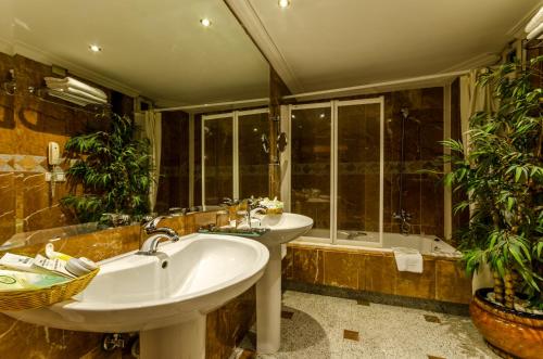 Suite Junior del hotel Infanta Cristina. Foto 3