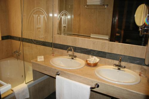 Suite Junior del hotel Infanta Cristina. Foto 6