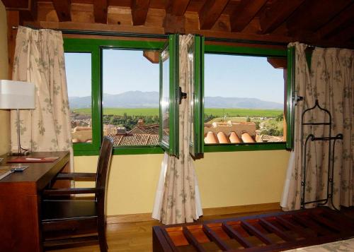 Habitación Familiar con vistas a la montaña del hotel Spa La Casa Mudéjar. Foto 2