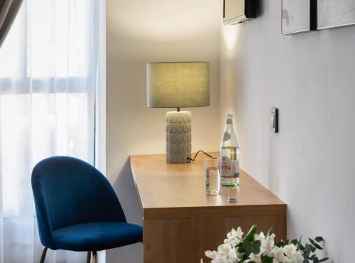 Apartamento con vistas a la ciudad del hotel Casa Sevilla 1920 Suites By Época. Foto 7