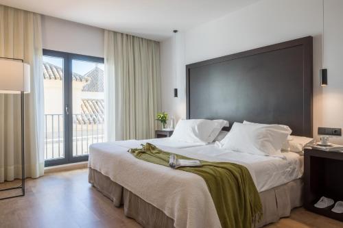 Habitación Doble Estándar - 1 o 2 camas del hotel Fernando III. Foto 8