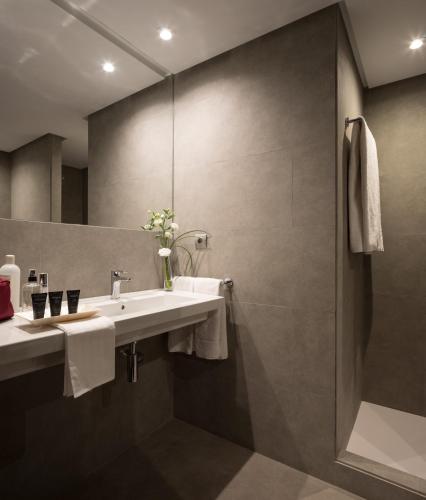 Habitación Doble Estándar - 1 o 2 camas del hotel Fernando III. Foto 13
