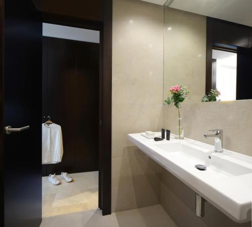 Habitación Doble Estándar - 1 o 2 camas del hotel Fernando III. Foto 15