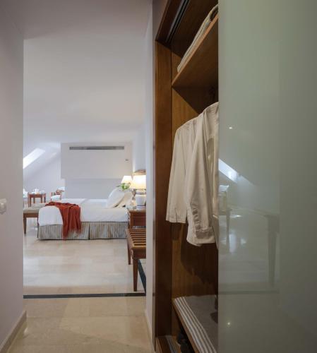 Habitación Doble Superior - 1 o 2 camas del hotel Rey Alfonso X. Foto 5