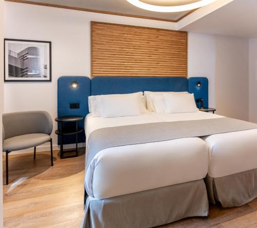 Habitación Doble con vistas a la ciudad - 1 o 2 camas del hotel Occidental Santa Cruz Contemporáneo. Foto 9