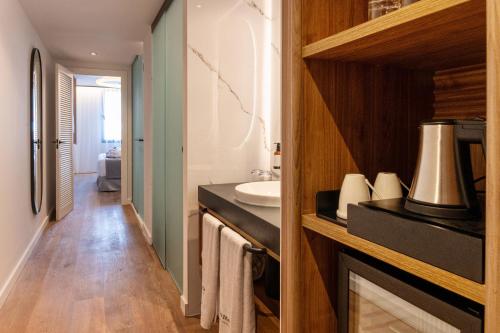 Habitación Doble Superior con vistas a la ciudad - 1 o 2 camas del hotel Occidental Santa Cruz Contemporáneo. Foto 8