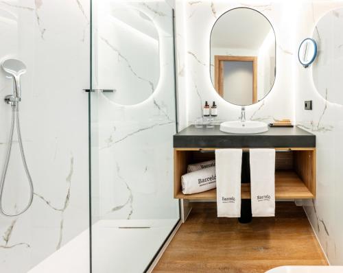 Habitación Doble con vistas a la ciudad - 1 o 2 camas del hotel Occidental Santa Cruz Contemporáneo. Foto 7