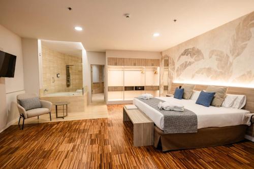 Habitación Familiar Superior del hotel Escuela Santa Cruz. Foto 1