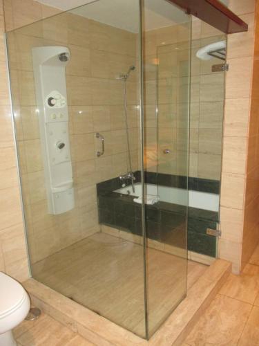 Habitación Familiar del hotel Escuela Santa Cruz. Foto 1