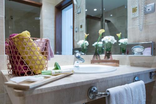 Habitación Doble - 2 camas del hotel Escuela Santa Cruz. Foto 1