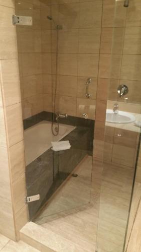 Habitación Doble Confort del hotel Escuela Santa Cruz. Foto 1