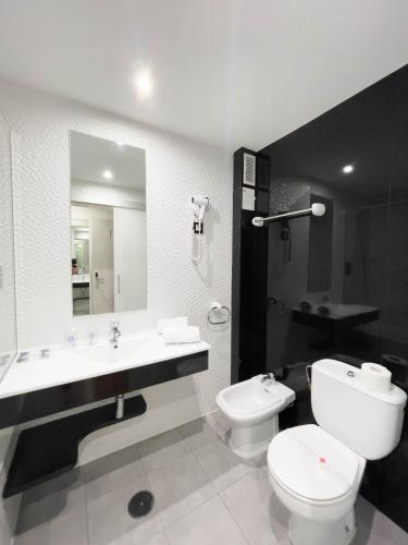 Habitación Doble - 1 cama extragrande del hotel Hoteles Urbanos N Avenida de España. Foto 4