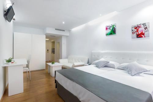 Habitación Doble Superior del hotel Boutique Urban Madrid Serrano. Foto 19