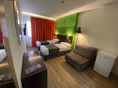 Habitación Doble Económica del hotel Apartamentos Recoletos. Foto 2