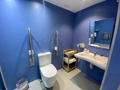 Habitación Doble Económica del hotel Apartamentos Recoletos. Foto 8