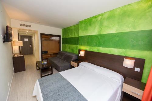 Habitación Triple del hotel Apartamentos Recoletos