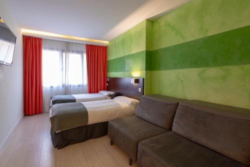 Habitación Familiar del hotel Apartamentos Recoletos. Foto 2
