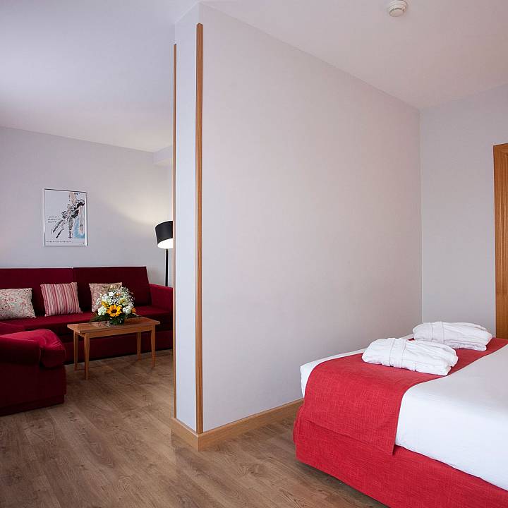 Estudio con salón del hotel Muralto Madrid Princesa