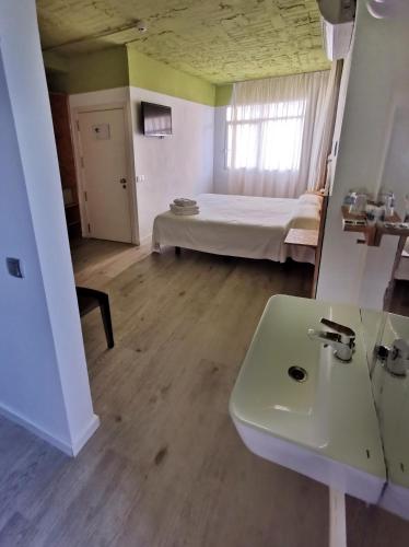 Suite con terraza del hotel La Posada de el Chaflán. Foto 4