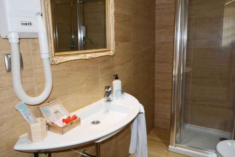 Habitación doble, 2 camas individuales del hotel Caballero Errante. Foto 5