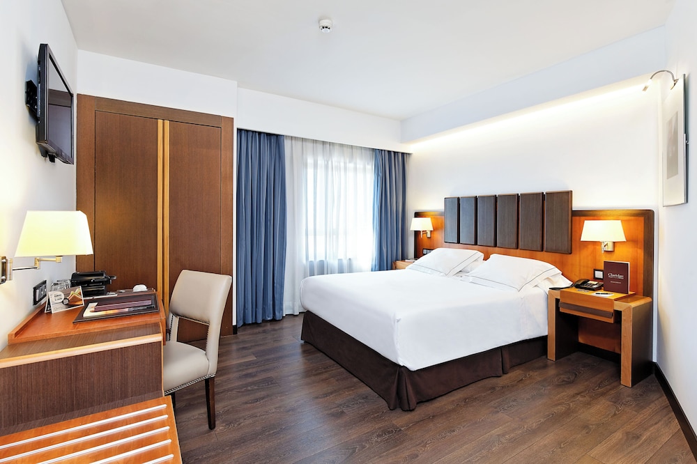 Habitación estándar del hotel Claridge Madrid. Foto 2