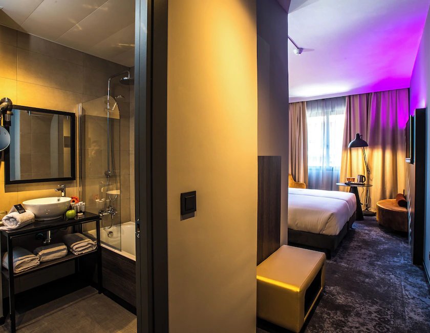 Habitación Triple Confort del hotel Nyx Hotel Madrid By Leonardo Hotels. Foto 1