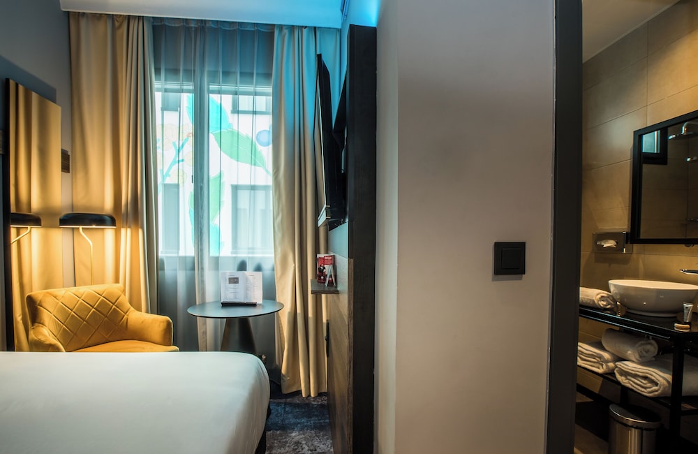 Habitación económica doble del hotel Nyx Hotel Madrid By Leonardo Hotels. Foto 5