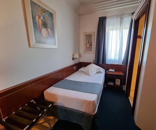 Habitación Individual del hotel Gran Legazpi. Foto 1
