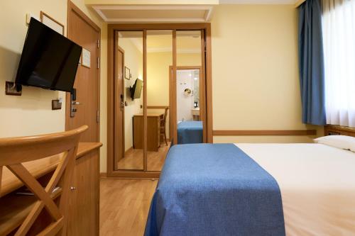Habitación Individual del hotel II Castillas Madrid. Foto 1