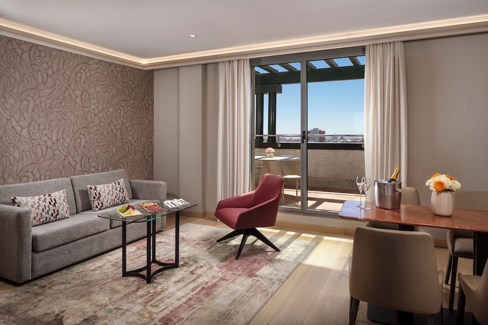 Suite con terraza del hotel VP SOGNIO Metropolitano. Foto 4