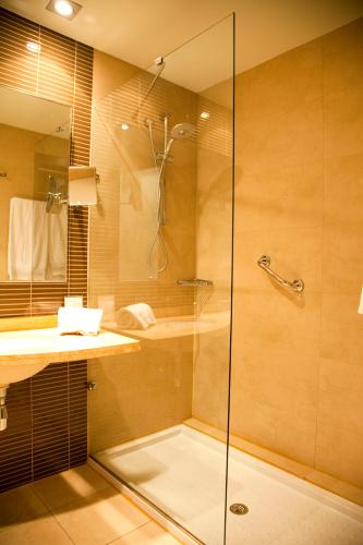 Habitación Doble del hotel Sercotel las Artes Pinto