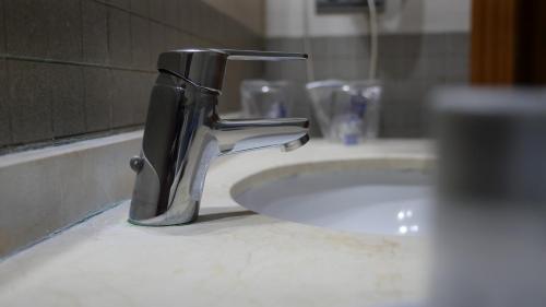 Habitación Triple Básica del hotel Rusadir. Foto 1