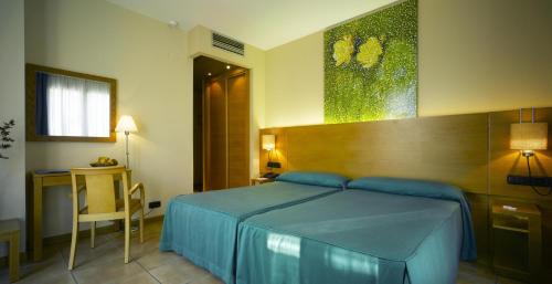 Habitación Superior con 2 camas individuales y acceso al spa del hotel Balneario De Archena - Levante. Foto 2
