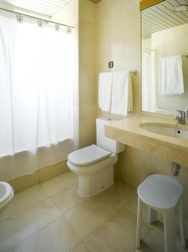 Habitación Superior con 2 camas individuales y acceso al spa del hotel Balneario De Archena - Levante. Foto 5