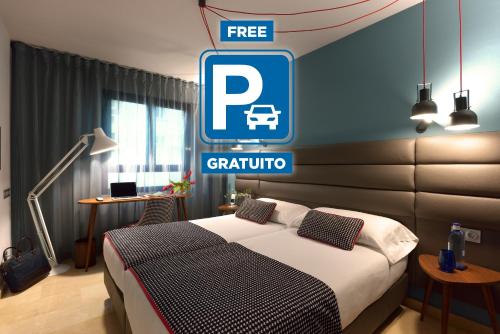 Habitación Doble con Cama supletoria del hotel Pamplona Plaza
