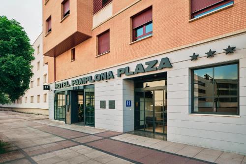 Habitación Doble con Cama supletoria del hotel Pamplona Plaza. Foto 4
