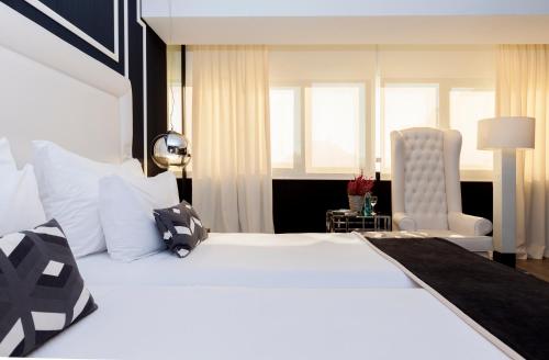 Habitación Executive del hotel Tres Reyes Pamplona. Foto 2