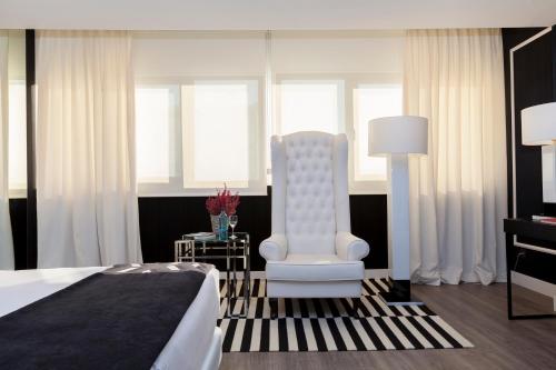 Habitación Executive del hotel Tres Reyes Pamplona. Foto 3